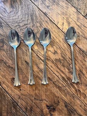 ONEIDA NORTHLAND VOLTAIRE GLOSSY STAINLESS FLATWARE Teaspoons (3) and bonus *